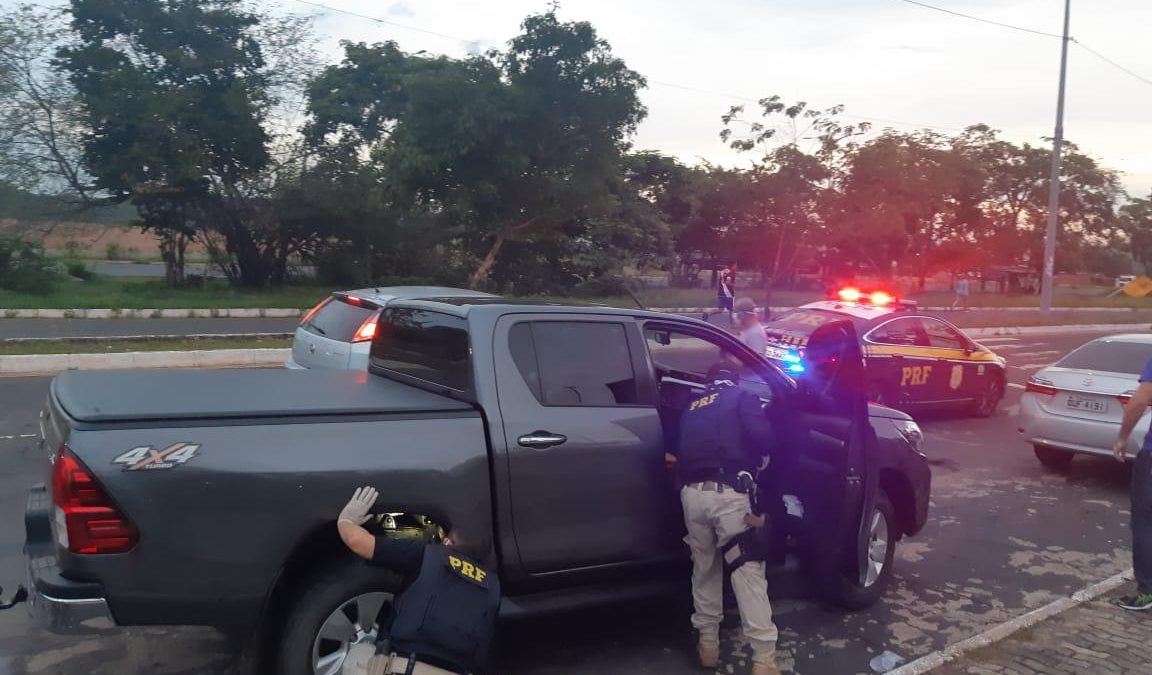 PRF prende quadrilha especializada em roubo e furto de veículos