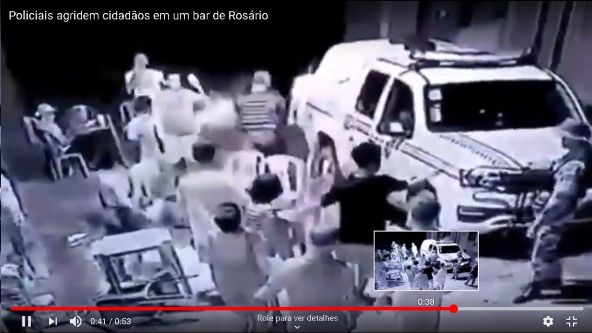 Vídeo: Policiais agridem cidadãos em um bar de Rosário