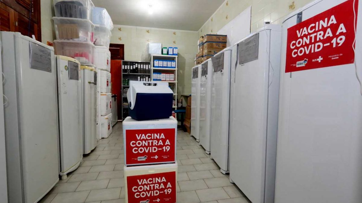 170 municípios ficam sem receber novas doses de vacina contra Covid-19