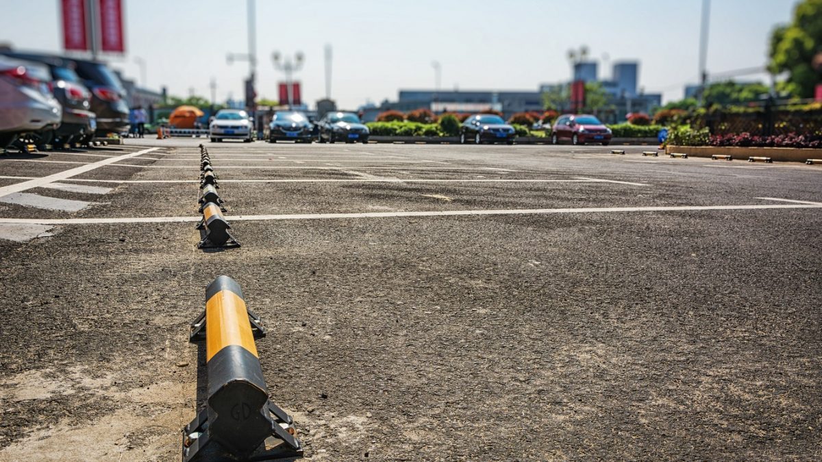 Consumidor deve ser ressarcido por danos e furtos causados a veículos em estacionamentos privados, orienta Procon/MA