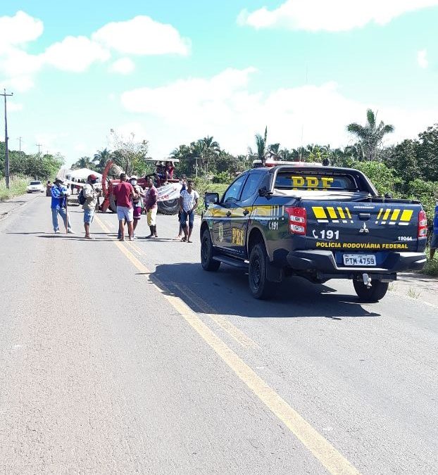 Indígenas manifestam contra a PL 490 na BR-316