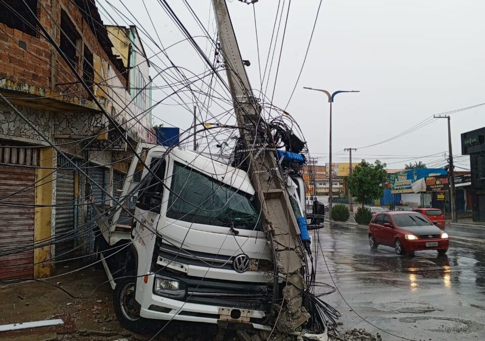 Noite chuvosa causa prejuízos em São Luís; blog já havia alertado para chuvas na noite de segunda