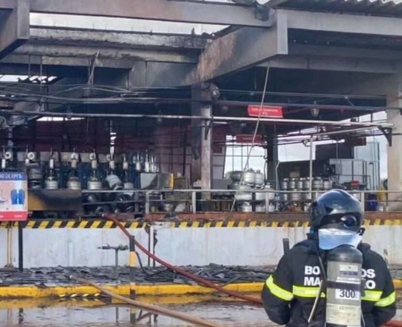 Incêndio atinge distribuidora de gás e assusta moradores do bairro Fumacê