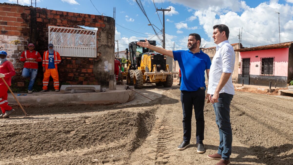 Thiagão Austríaco e Fernando Braide visitam obras na Cidade Operária